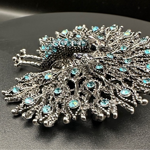 Vintage Peacock Brooch with Blue and Silver Accents - Picture 2 of 10